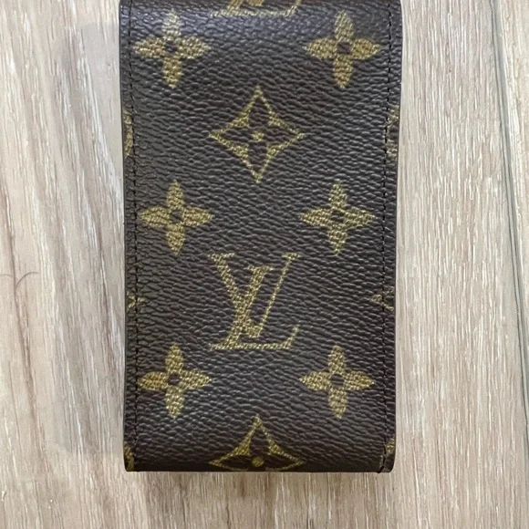 LOUIS VUITTON Monogram Holder Multipurpose Case